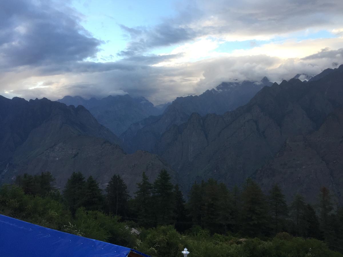 Blue Poppy Resorts Joshīmath Zewnętrze zdjęcie